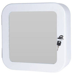 Gyógyszertároló tükörrel