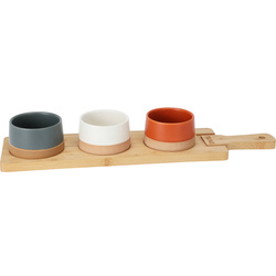 Kerámia tálkák tálaláshoz, fa tálca
