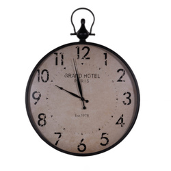 Retro stílusú falióra, nagy számokkal