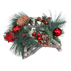 Karácsonyi dísz gyertyatartóval