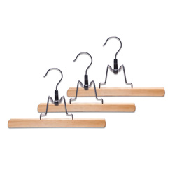 Fából készült nadrágakasztók klipszel, 3 db.