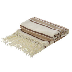 Fringes takaró, csíkos, akrilból, 130 x 160 cm