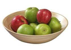 Gyümölcs- és zöldségtál, szép és hasznos edény salátákhoz