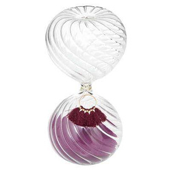 Üvegszandál, 18,5 cm hosszú, bojtokkal.