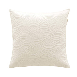 Fényes dekoratív párnahuzat a nappaliba SOLANGE, dombornyomott minta, krém színű