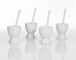 Tojásztartó poharak kanalakkal