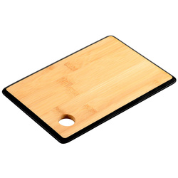 Fekete vágódeszka fogantyúval, bambuszból.