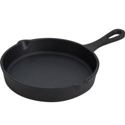 Öntöttvas serpenyő kiöntővel, Ø 13,5 cm