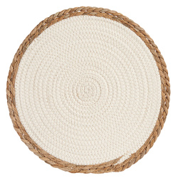 Tányéralátét, tengeri fűből készült szőtt szélekkel.